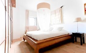 Exclusive Apt With Stunning Patio In The Center